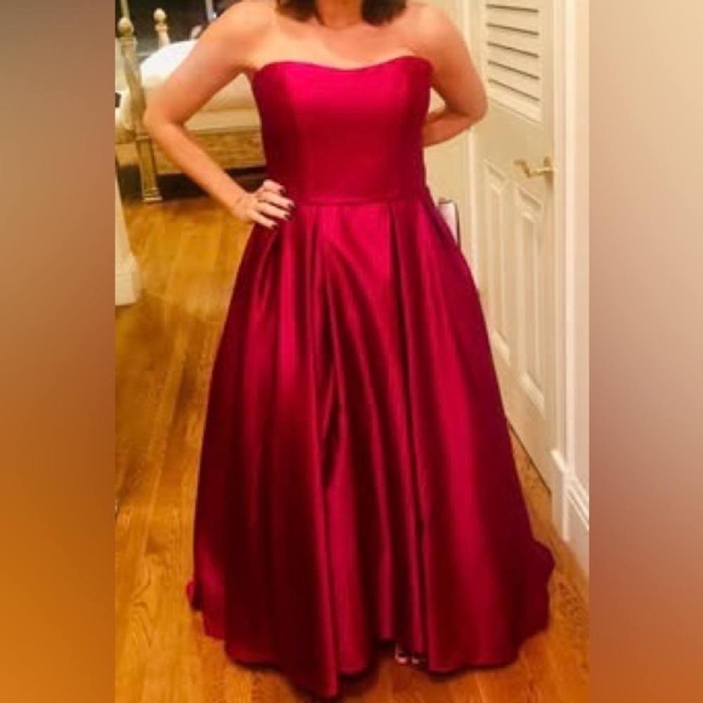Elegant Strapless Red Evening Gown (New)